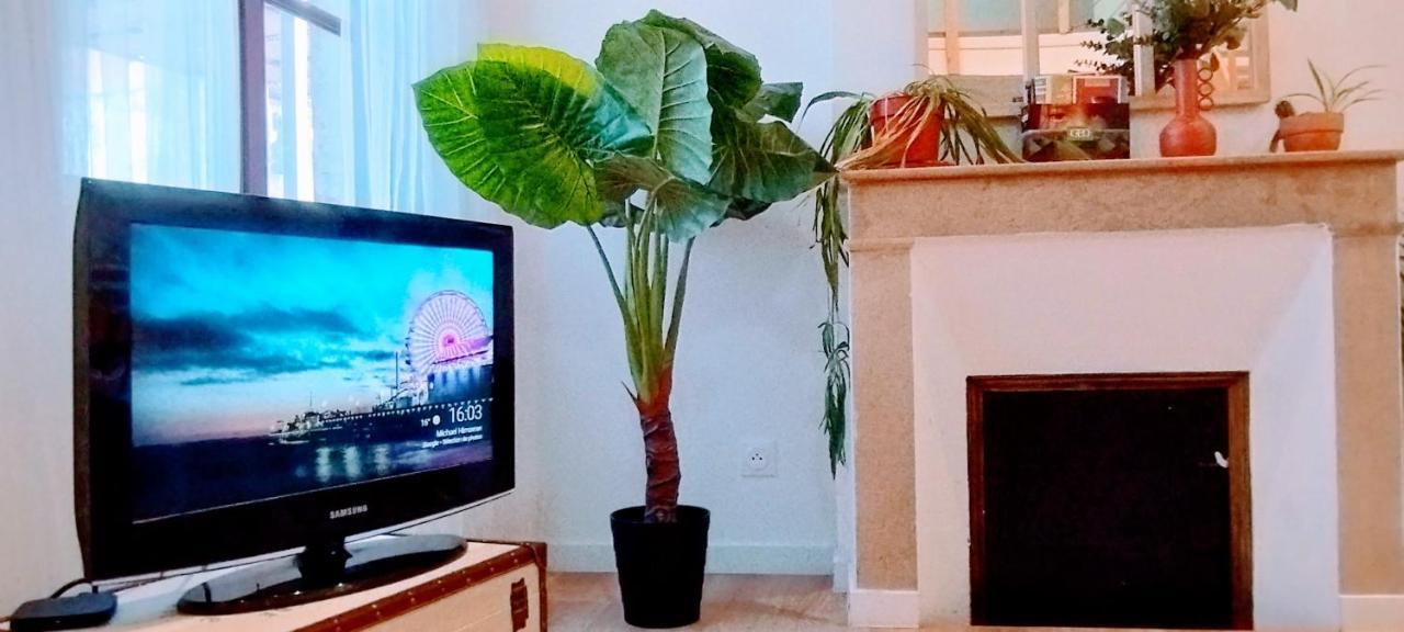 דירות אביניון La Maison Des Nomades Netflix Disney Prime Video מראה חיצוני תמונה